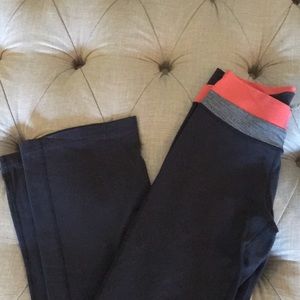 Lululemon bootleg workout pants